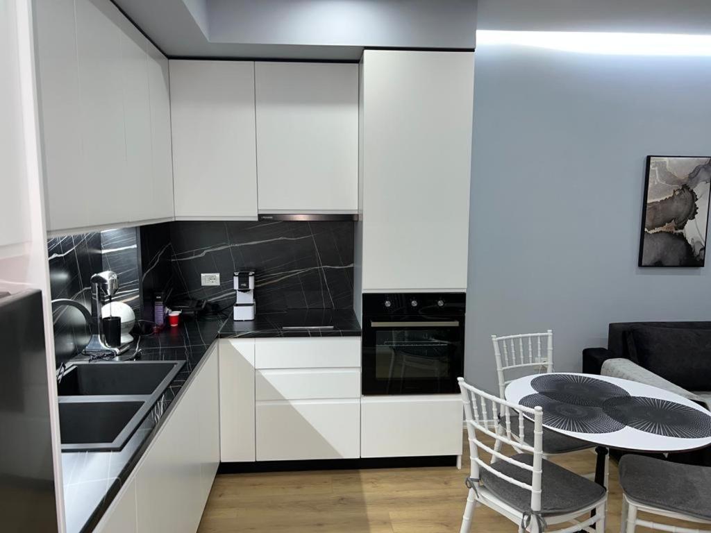 Franci'S Apartment No1 地拉那 外观 照片